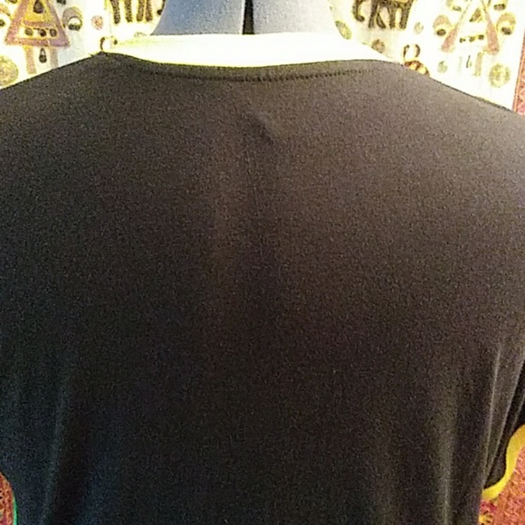 Big Brand Jamaica. V Neck Shirt - Picture 5 of 7